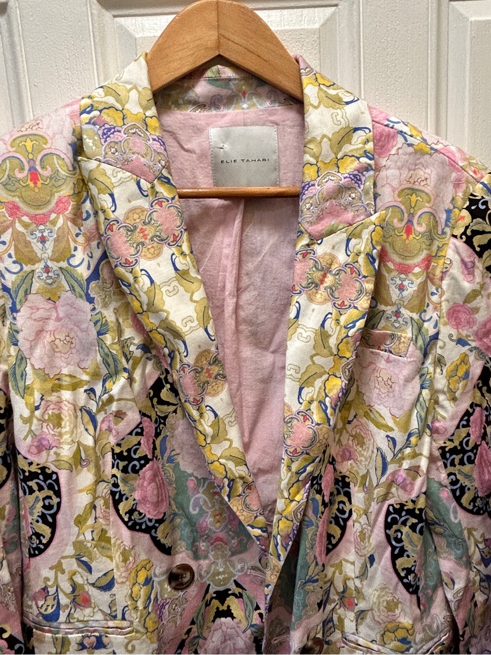 Elie Tahari Pastel Floral Print Blazer in Pink, Gold, Blue